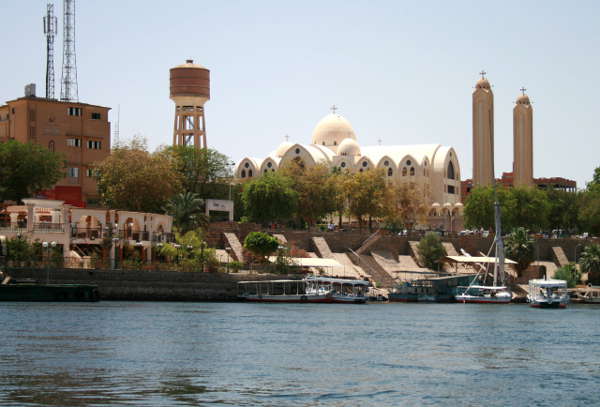 Assuan von Nil aus